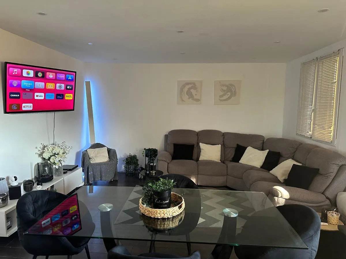 Résidence Sécurisée: Chambre Privée avec Parking et Accès Facile Nice France