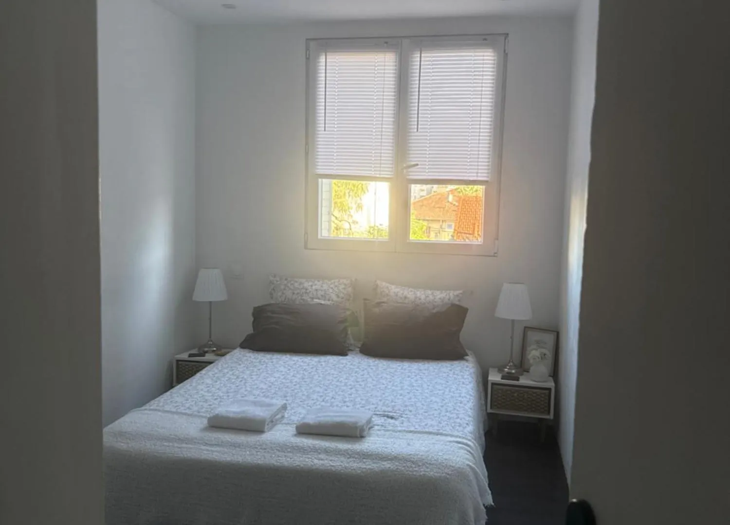 Homestay Résidence Sécurisée: Chambre Privée avec Parking et Accès Facile Nice
