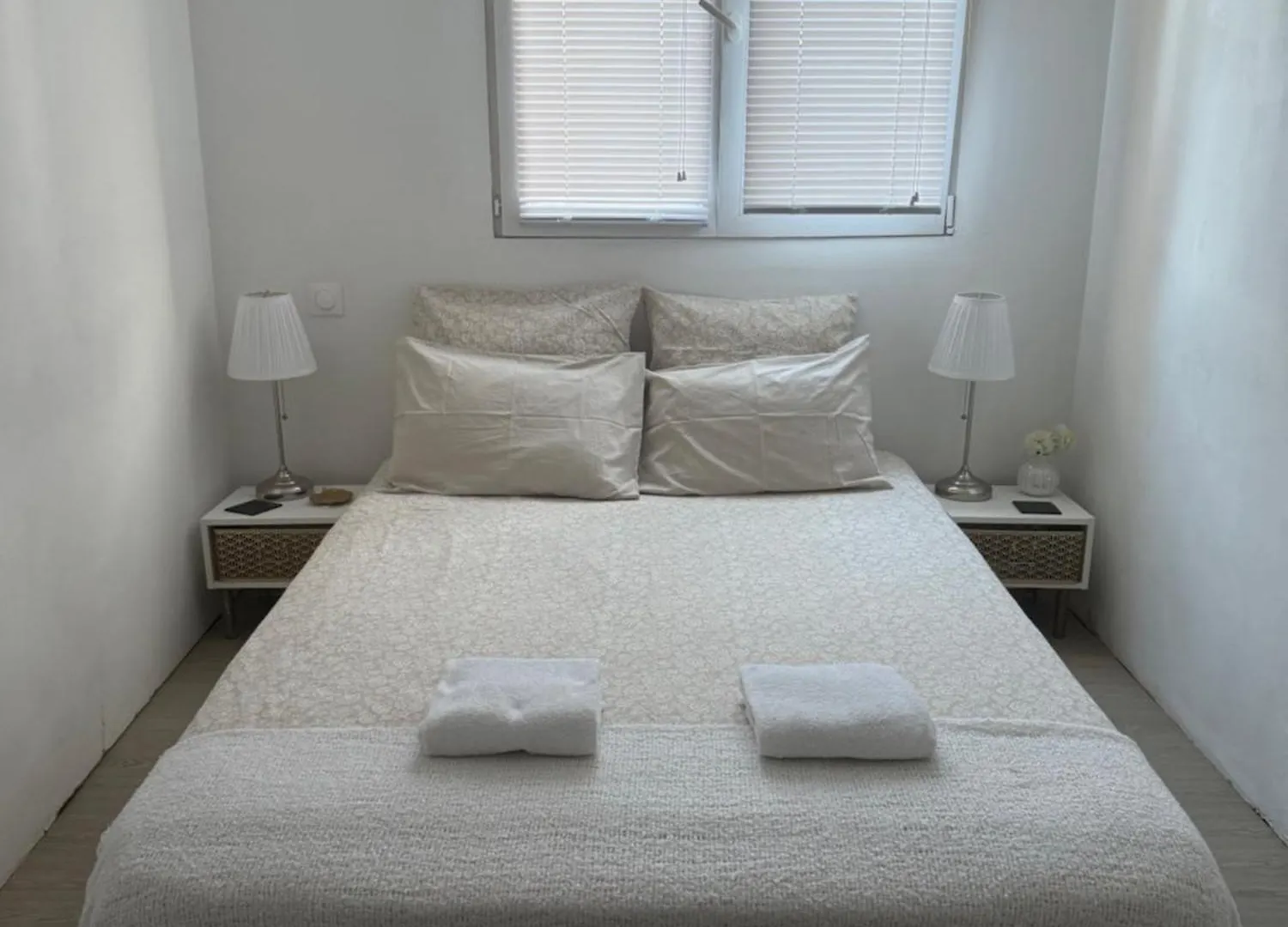 Homestay Résidence Sécurisée: Chambre Privée avec Parking et Accès Facile Nice