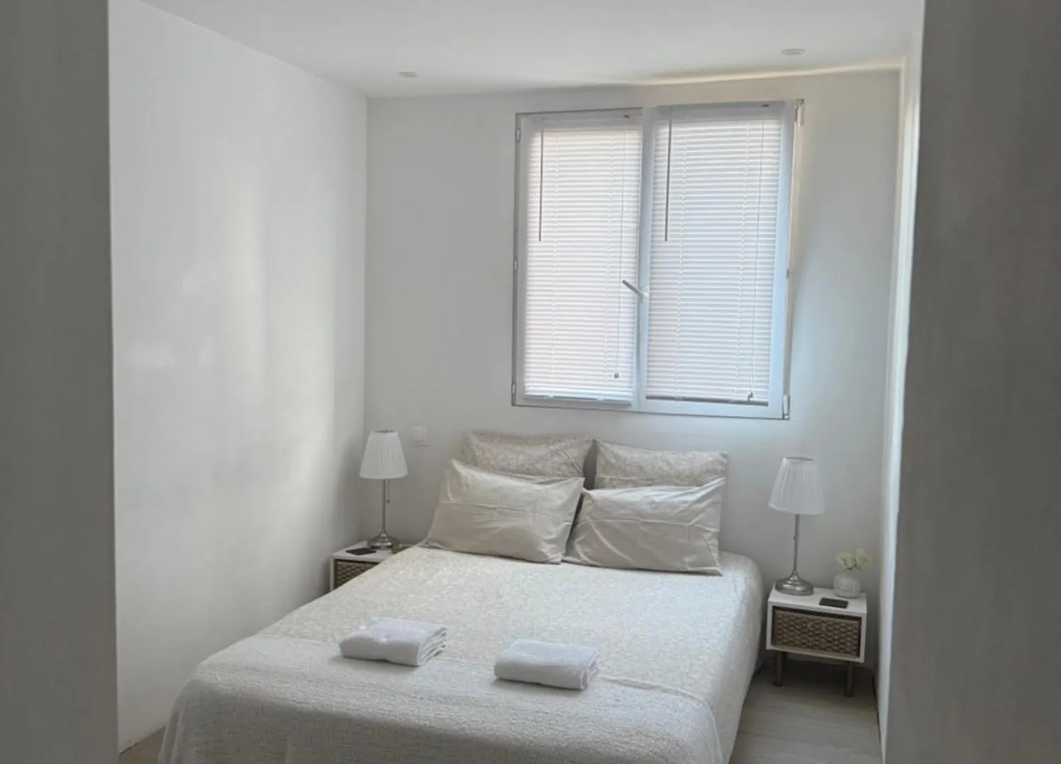 Location De Chambre Privee Dans Residence Securisee Privee,Parking Gratuit , 1 Minute Du Tramway, A 9 Minute Du Centre Ville, Accessible A Plusieurs Transports contacts